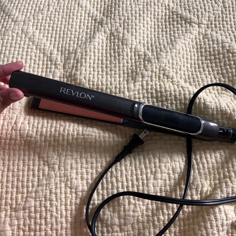 Revlon flat iron